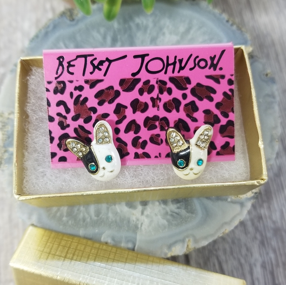 πHPπBetsey Johnson Vintage Stud Earrings - Picture 6 of 6